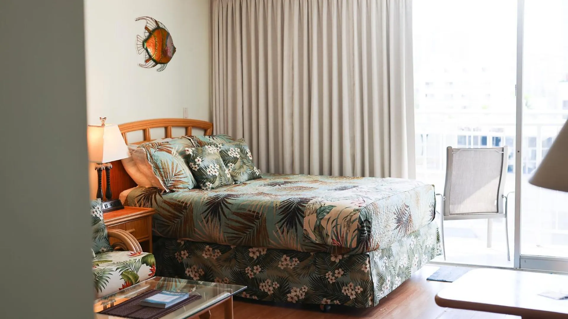 Tropical Studios at Marine Surf Waikiki: Beachfront Oasis with Full Kitchen Honolulu 0*,  United States