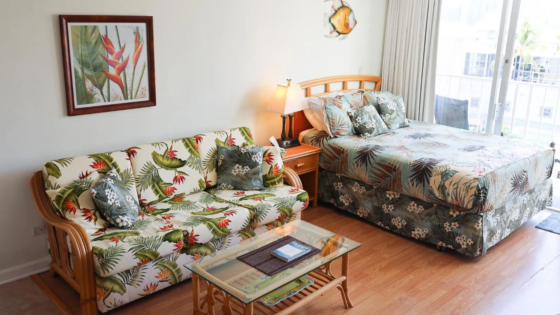 Apartment Tropical Studios at Marine Surf Waikiki: Beachfront Oasis with Full Kitchen Honolulu