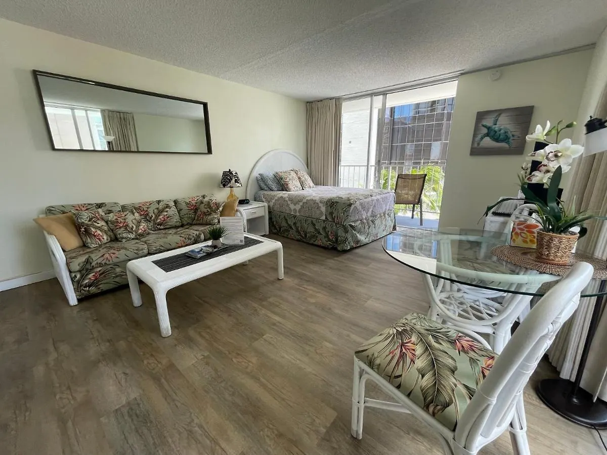 Tropical Studios At Marine Surf Waikiki - Free Parking - Best Location - Full Kitchen - Swimming Pool Honolulu 0*,