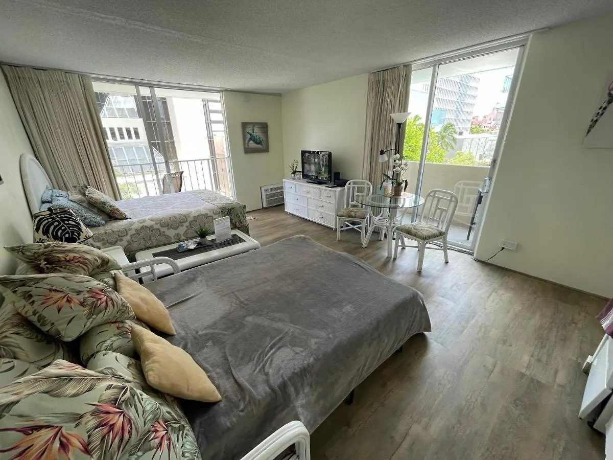 Tropical Studios At Marine Surf Waikiki - Free Parking - Best Location - Full Kitchen - Swimming Pool Honolulu Apartman