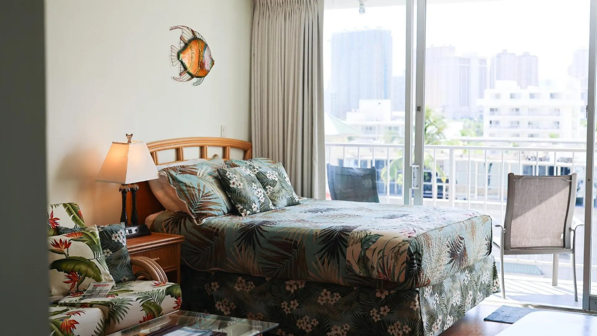 Tropical Studios At Marine Surf Waikiki - Free Parking - Best Location - Full Kitchen - Swimming Pool Honolulu Apartman
