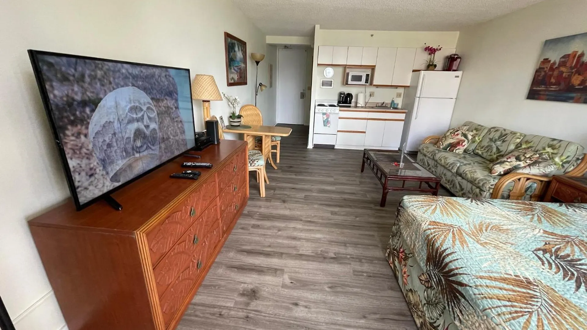 Apartman Tropical Studios At Marine Surf Waikiki - Free Parking - Best Location - Full Kitchen - Swimming Pool Honolulu