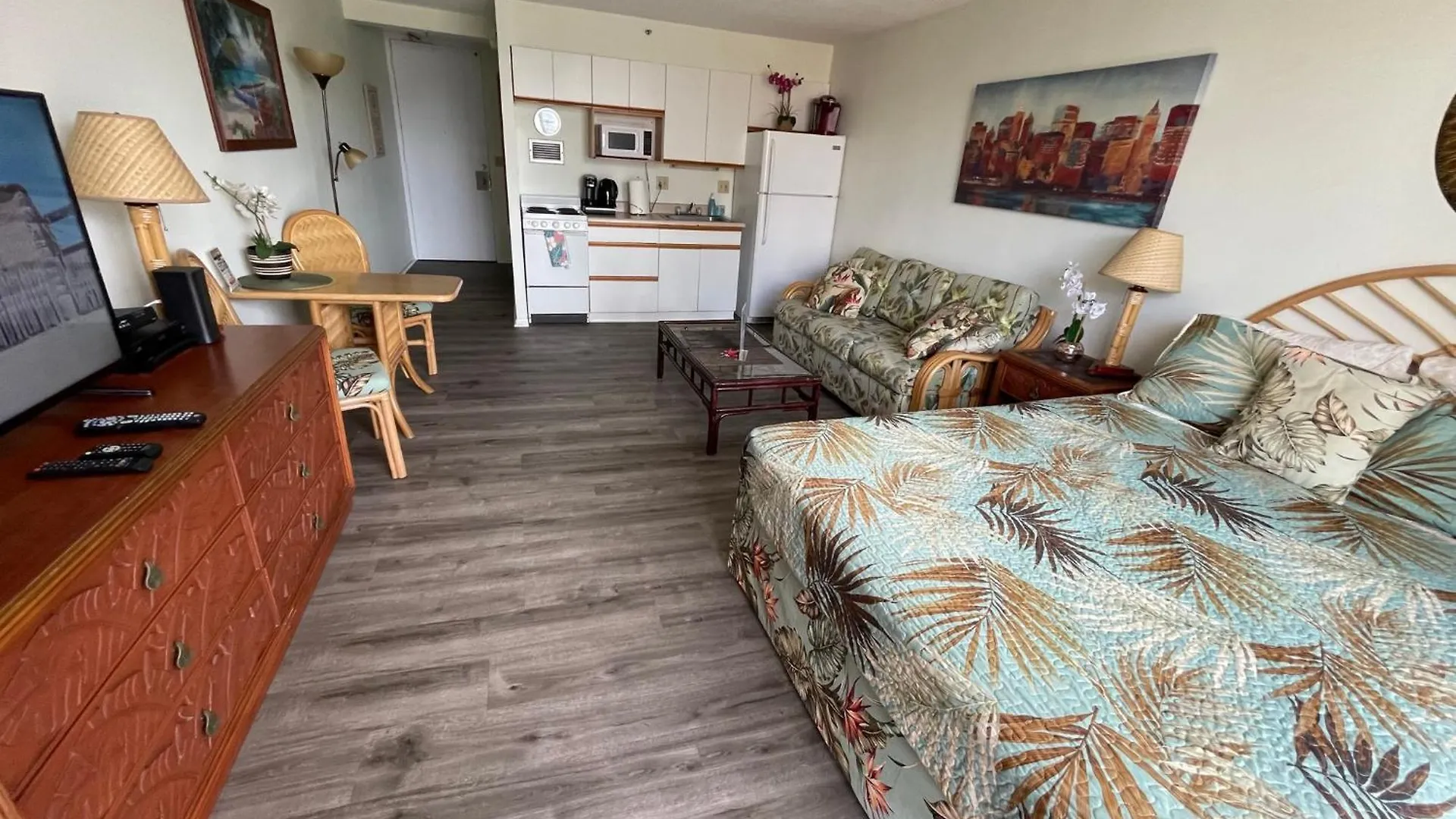 Tropical Studios At Marine Surf Waikiki - Free Parking - Best Location - Full Kitchen - Swimming Pool Honolulu 0*,