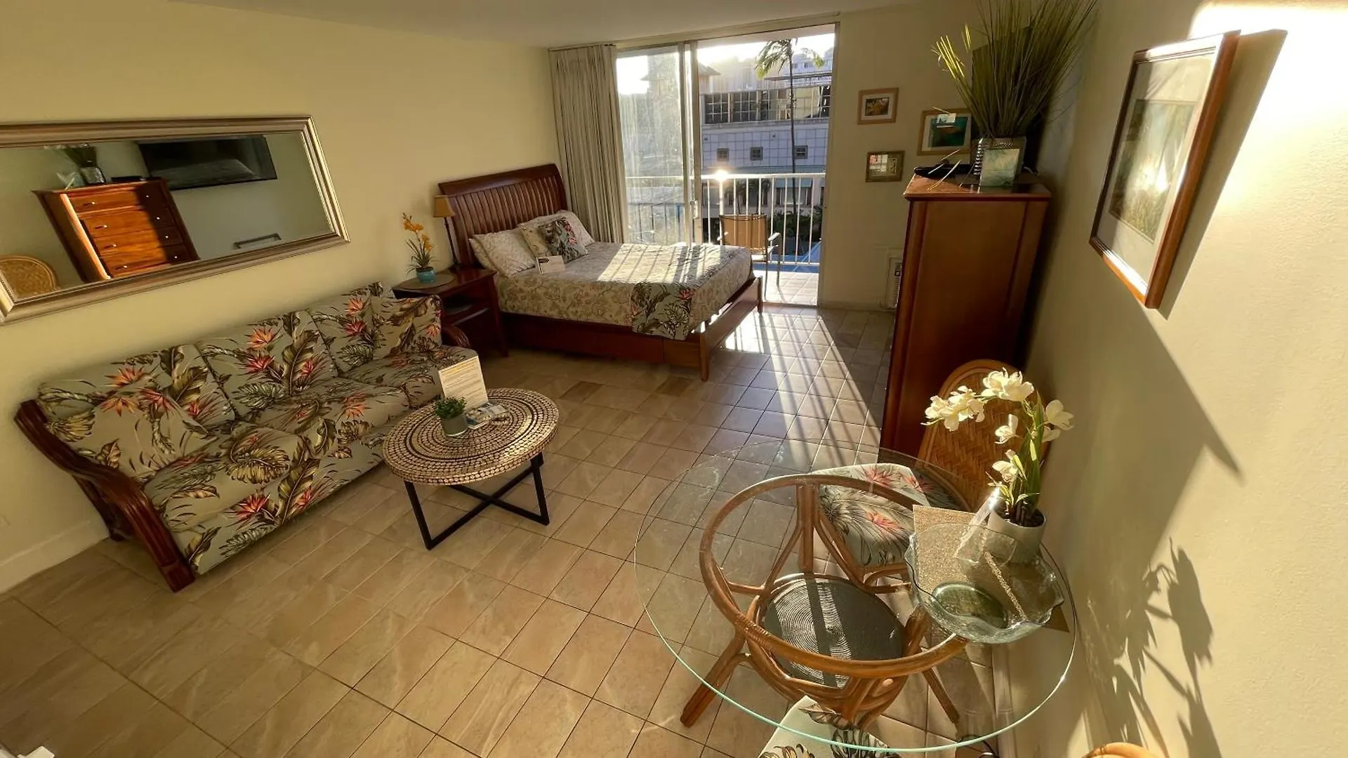 Apartman Tropical Studios At Marine Surf Waikiki - Free Parking - Best Location - Full Kitchen - Swimming Pool Honolulu
