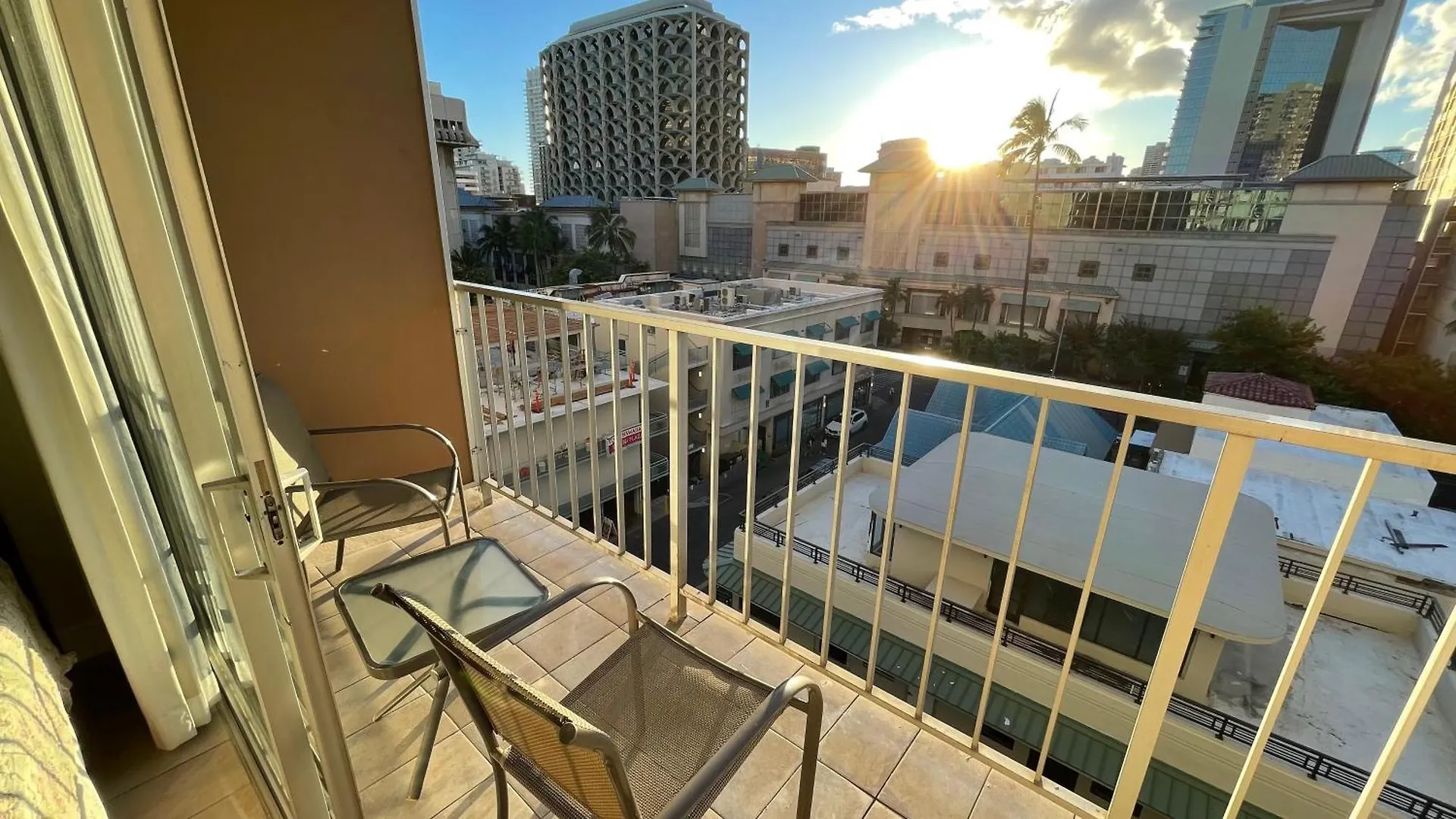 Tropical Studios At Marine Surf Waikiki - Free Parking - Best Location - Full Kitchen - Swimming Pool Honolulu 0*,  Amerikai Egyesült Államok